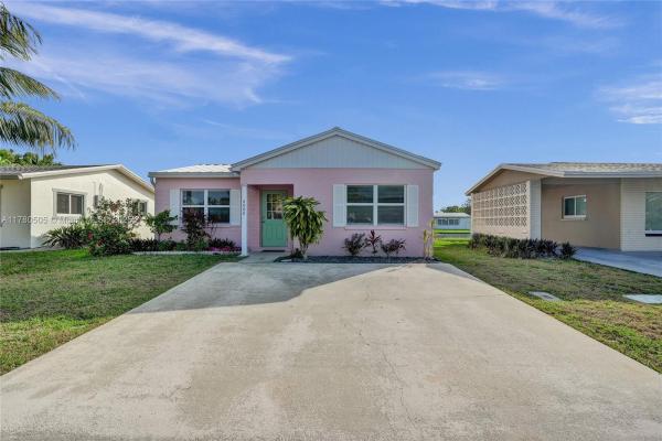 Mainlands Of Tamarac Lakes, 6000 NW 68th Ter, Tamarac, Florida 33321, image 1