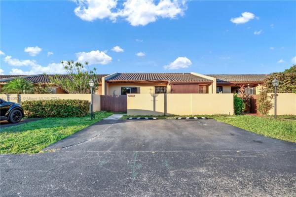 14723 SW 86th Ln, Miami, Florida 33193, image 1