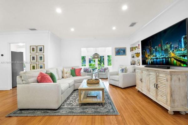 Coral Gables Crafts, 23 Santander Ave, Coral Gables, Florida 33134, image 1