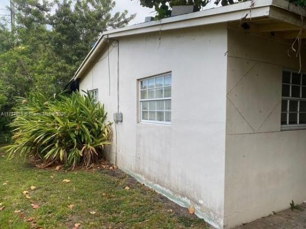 Sun Valley Estates, 5244 SW 89th Ave, Olympia Heights, Florida 33165, image 3