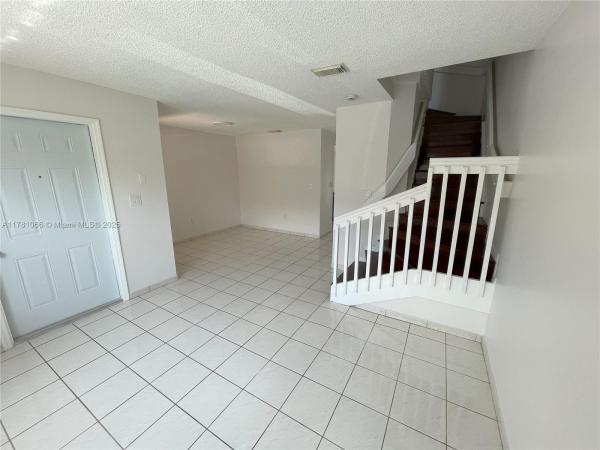 Kendale Lakes No HOA, 13857 SW 64th St, Kendale Lakes, Florida 33183, image 3