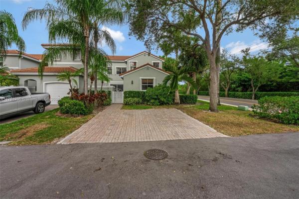 West Lake Village, 1115 Buttonwood Ln, Hollywood, Florida 33019, image 1