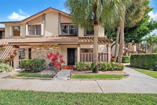 Karanda Village 3, 3950 Cocoplum Cir #F, Coconut Creek, Florida 33063, image 1