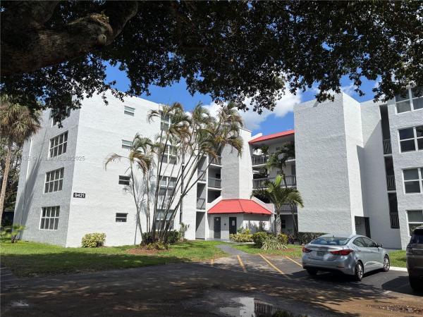 Evergreen Of Pine Island Ridge, 9421 Evergreen Pl #402, Davie, Florida 33324, image 1
