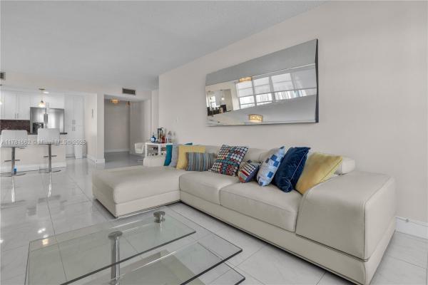 Commodore Plaza Century, 2780 NE 183rd St #1517, Aventura, Florida 33160, image 3