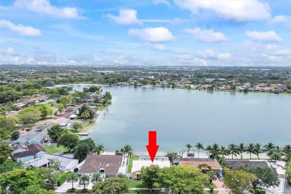 Country Lake Manors, 6340 NW 198th Ter, Hialeah, Florida 33015, image 3