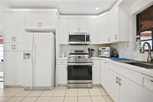 5911 SW 148th Pl, Unincorporated Dade County, Florida 33193, image 1
