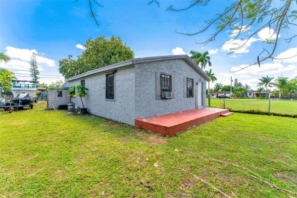 Homestead No HOA, 425 NW 8th Ave, Homestead, Florida 33030, image 3