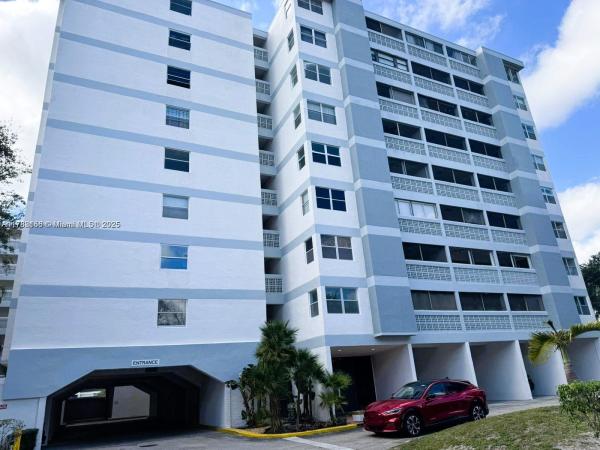 The Lakes Of Inverrary, 3301 Spanish Moss Ter #404, Lauderhill, Florida 33319, image 1