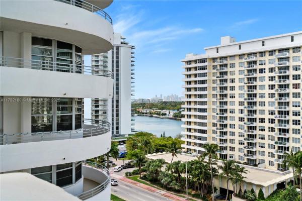 The Pavilion, 5601 Collins Ave #1014, Miami Beach, Florida 33140, image 1