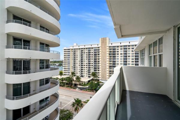 The Pavilion, 5601 Collins Ave #1014, Miami Beach, Florida 33140, image 2
