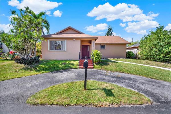 13620 SW 286th Ter, Unincorporated Dade County, Florida 33033, image 2
