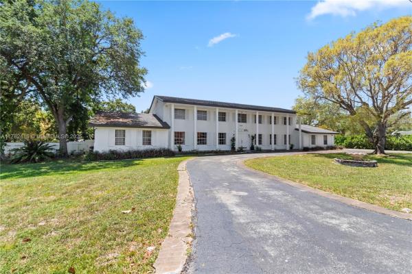 8350 SW 98th Th St, Unincorporated Dade County, Florida 33156, image 1