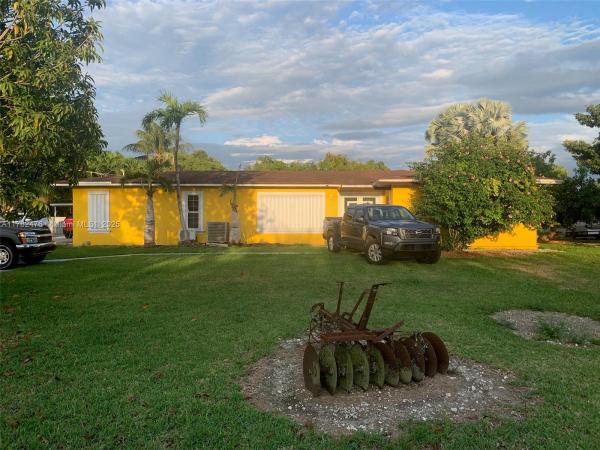 24105 SW 124th Ave, Unincorporated Dade County, Florida 33032, image 1