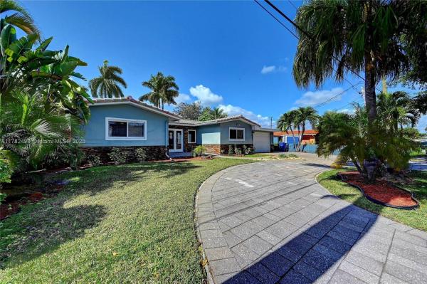 Boniello Villas, 2541 NW 9th Ter, Wilton Manors, Florida 33311, image 1