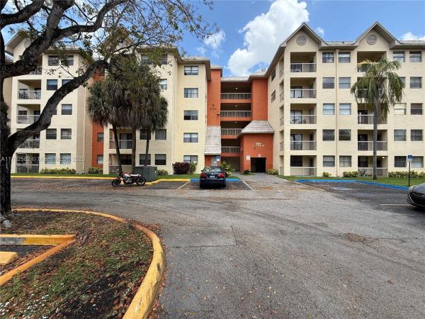 Las Vistas At Doral, 8180 Geneva Ct #126, Doral, Florida 33166, image 1