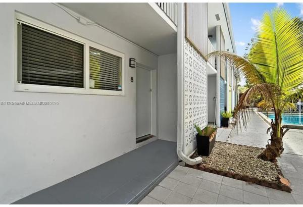 Ivy Cove, 6805 SW 88th St #13, Pinecrest, Florida 33156, image 1