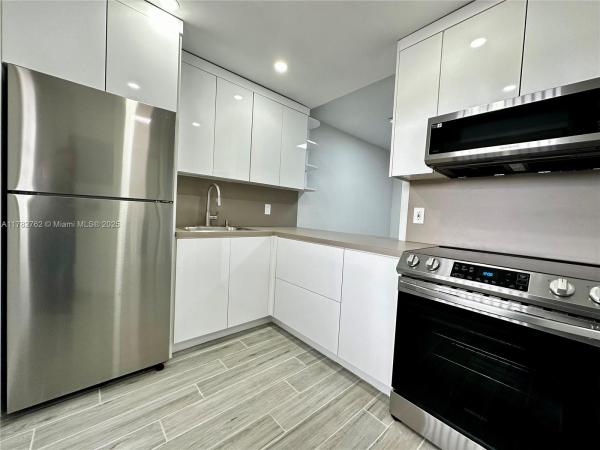 New World, 301 NW 177th St #212, Miami Gardens, Florida 33169, image 1