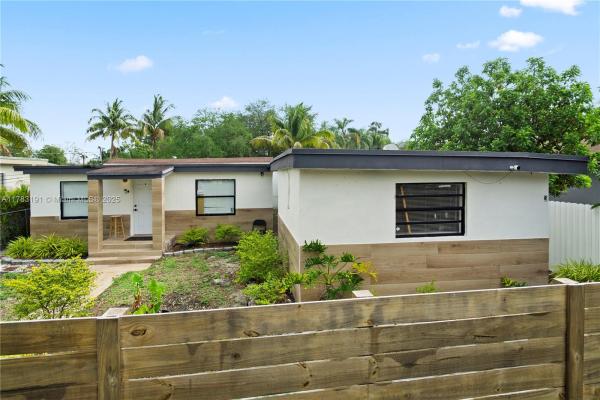 Hollywood Beach Gardens, 621 Glenn Pkwy, Hollywood, Florida 33021, image 1