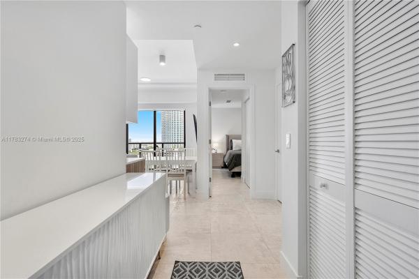 Smart Brickell 1, 239 SW 9th St #1704, Miami, Florida 33130, image 3