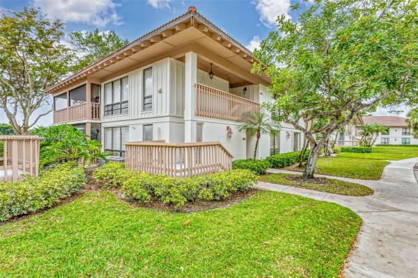 Golf Villas, 438 S Brackenwood Ln S #438, Palm Beach Gardens, Florida 33418, image 1
