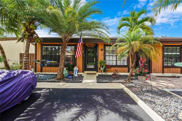 Cedarwoods At Pembroke Lakes, 11140 Redwood Ave, Pembroke Pines, Florida 33026, image 1