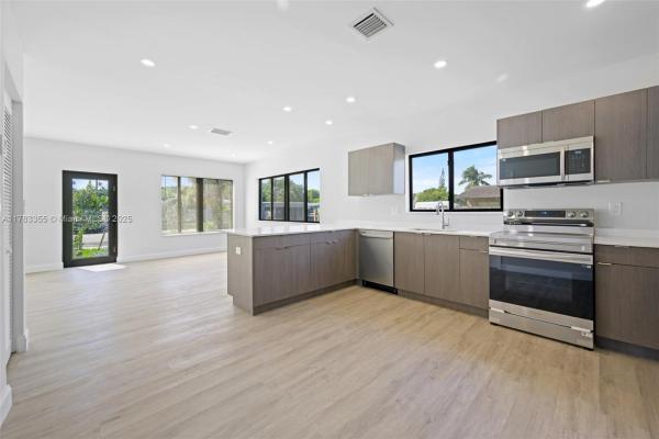 Landing Oaks, 349 NW 40th St #201, Oakland Park, Florida 33309, image 1