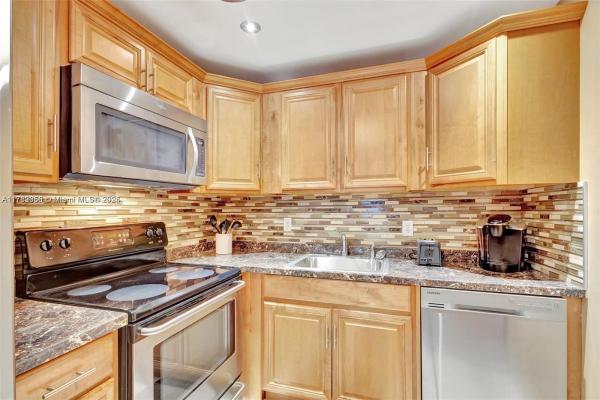 155 Canterbury G #155, West Palm Beach, Florida 33417, image 1