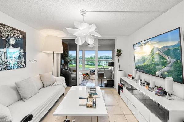 Poinciana Place Of Pine Island Ridge, 9440 Poinciana Pl #405, Davie, Florida 33324, image 1
