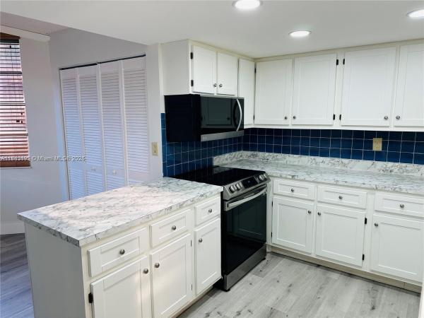 Sabal Palm Of Pine Island Ridge, 9501 Seagrape Dr #101, Davie, Florida 33324, image 1
