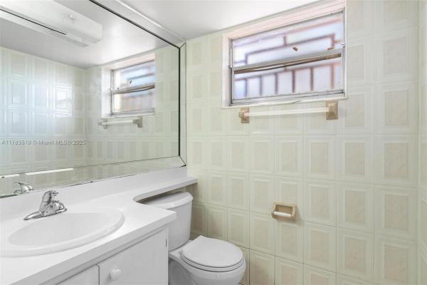 Las Palmas, 1226 SW 104th Ct, University Park, Florida 33174, image 3