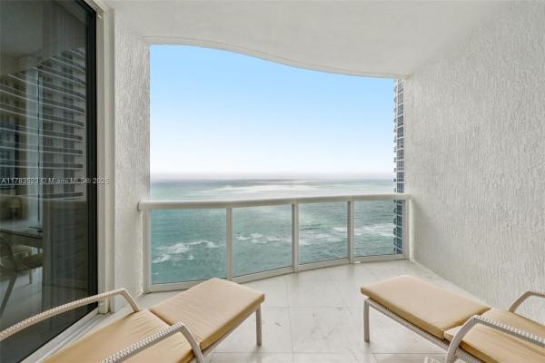 Tdr Tower 2, 15901 Collins Ave #2106, Sunny Isles Beach, Florida 33160, image 2