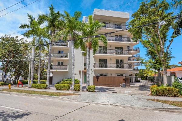 Brickell Terrace, 1918 Brickell Ave #204, Miami, Florida 33129, image 3
