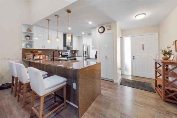 The Townhomes Of Doral Oaks, 9909 NW 52nd Ln, Doral, Florida 33178, image 1