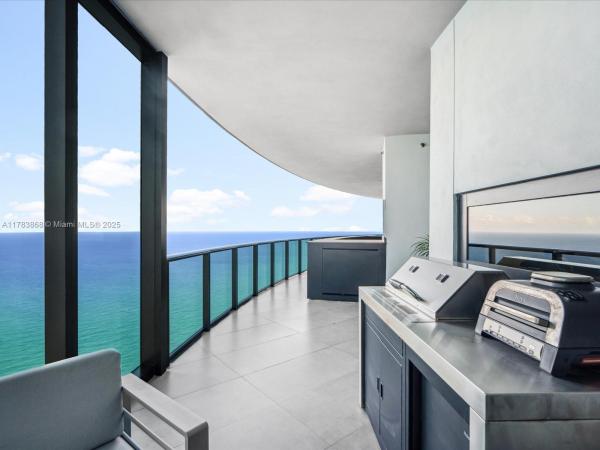 Porsche Design Tower, 18555 Collins Ave #5505, Sunny Isles Beach, Florida 33160, image 1
