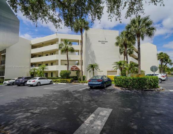 Grandview At Spring Lakes, 3138 Via Poinciana #105, Lake Worth Beach, Florida 33467, image 1