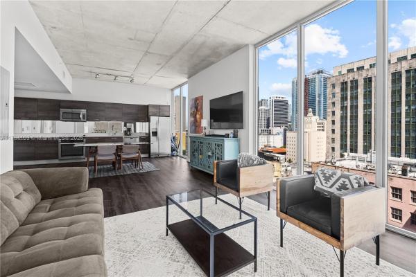 Centro, 151 SE 1st St #1402, Miami, Florida 33131, image 1