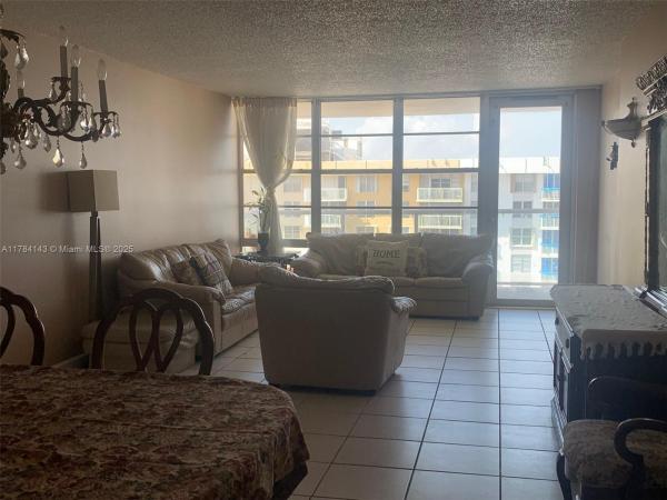 Winston Towers 300, 230 174th St #2410, Sunny Isles Beach, Florida 33160, image 1