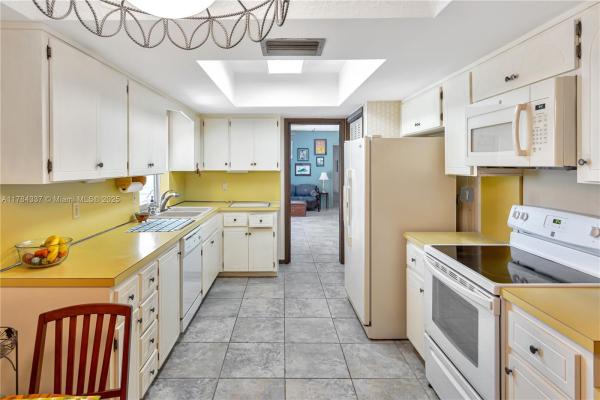 Pinewood Estates, 8941 SW 176th St, Palmetto Bay, Florida 33157, image 3