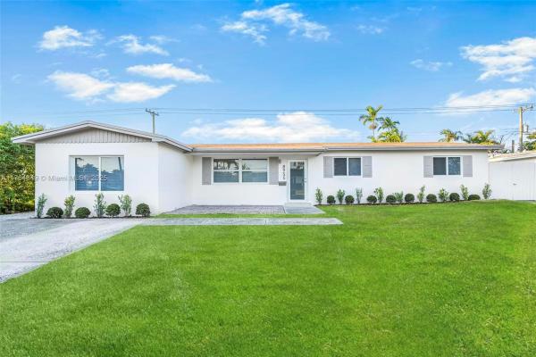 Cutler Ridge Pines, 8955 SW 198th Ter, Cutler Bay, Florida 33157, image 1