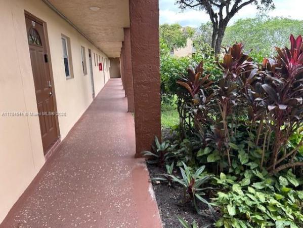 Sunrise Lakes 3, 9350 Sunrise Lakes Blvd #109, Sunrise, Florida 33322, image 1