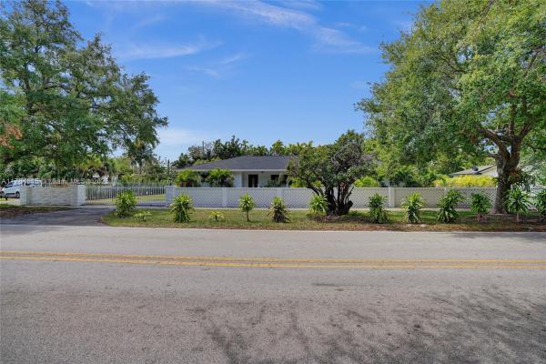 Hallmark Heights Estates, 7360 SW 120th St, Pinecrest, Florida 33156, image 3