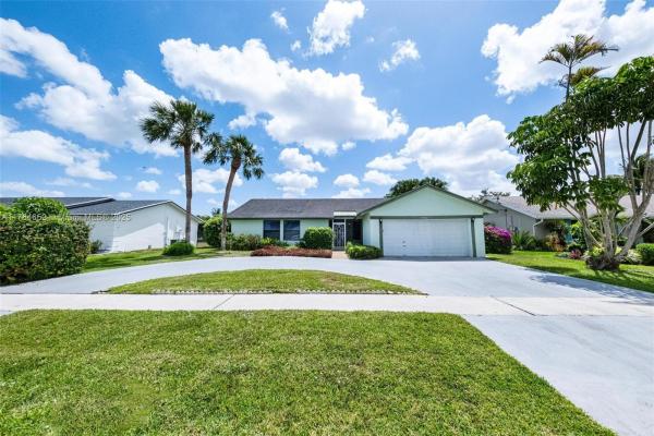 American Homes At Southwind Lakes, 19476 Carolina Cir, Boca Raton, Florida 33434, image 3