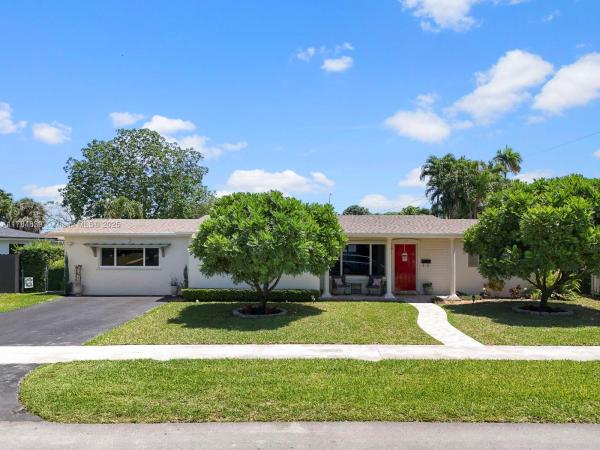 Palm Springs Lakes, 7815 W 16th Ct, Hialeah, Florida 33014, image 1