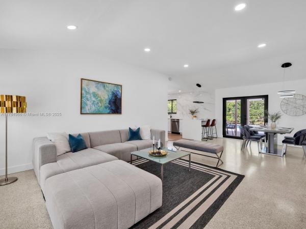 Glendale Manor, 485 NW 89th St, El Portal, Florida 33150, image 3