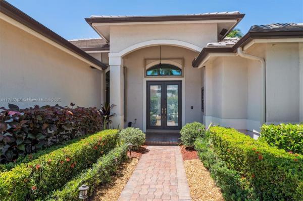 Harbor Pointe, 1859 Harbor Pointe Cir, Weston, Florida 33327, image 2