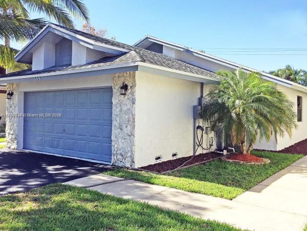 Homes Of Lakeridge, 563 Lakeside Cir, Sunrise, Florida 33326, image 2