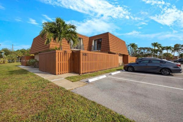 3900 County Line Rd #10C, Tequesta, Florida 33469, image 1