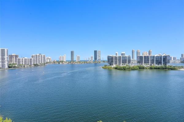 3300 NE 188th St #UPH15 + ROOF TOP, Aventura, Florida 33180, image 1