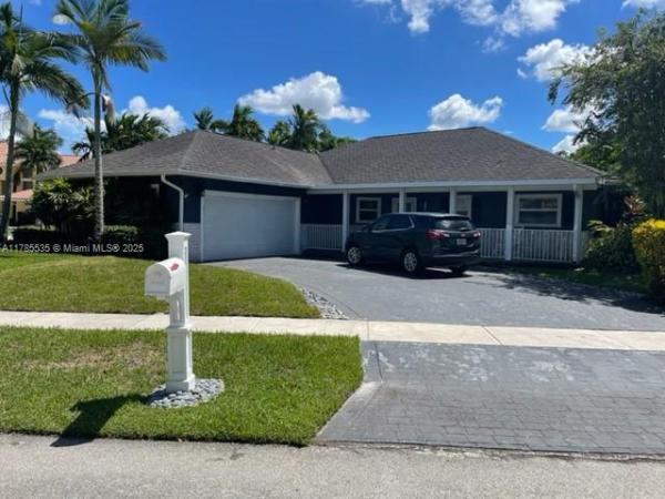 Jacaranda Cay, 101 SW 101st Ter #101, Plantation, Florida 33324, image 1